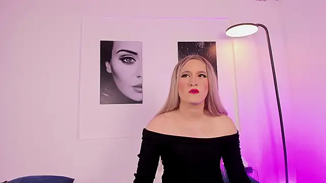 Snapshot of JESSI_NAOMI chatting on 02-20-25, 12:52 JESSI NAOMI online show from 02-20-25, 12:52