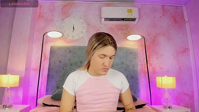 Snapshot of JESSI_NAOMI chatting on 11-09-25, 11:36 JESSI NAOMI online show from 11-09-25, 11:36