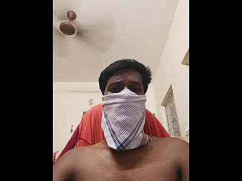 Snapshot of boy_BeardGallery chatting on 10-14-25, 01:01 boy BeardGallery online show from 10-14-25, 01:01