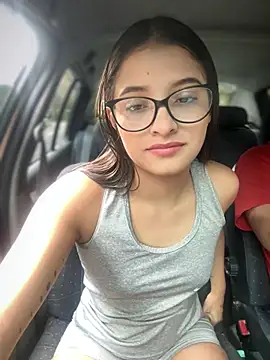 Snapshot of Arilw chatting on 03-20-25, 01:26 Arilw online show from 03-20-25, 01:26