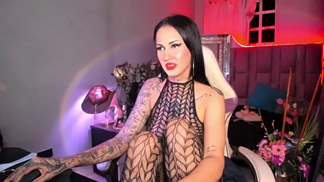 Snapshot of Charllote23 chatting on 08-09-26, 01:40 Charllote23 online show from 08-09-26, 01:40