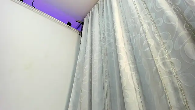 Snapshot of Milk_max_18 chatting on 03-22-25, 09:13 Milk max 18 online show from 03-22-25, 09:13