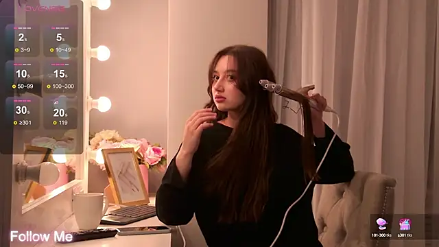 Snapshot of MaryReel chatting on 01-11-25, 03:31 MaryReel online show from 01-11-25, 03:31