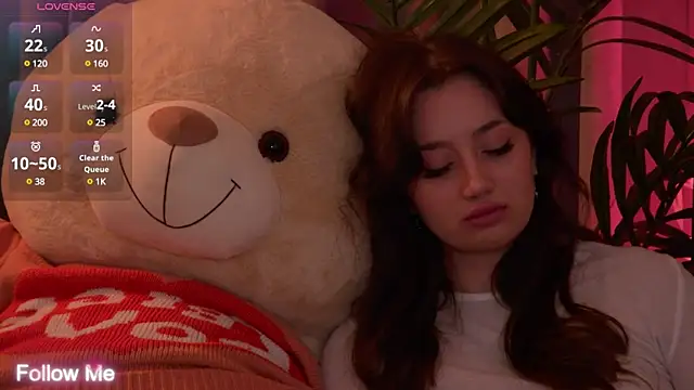 Snapshot of MaryReel chatting on 03-06-25, 11:20 MaryReel online show from 03-06-25, 11:20