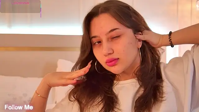 Snapshot of MaryReel chatting on 09-24-25, 03:10 MaryReel online show from 09-24-25, 03:10