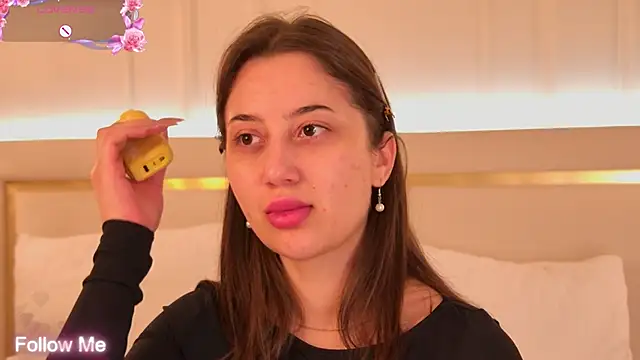 Snapshot of MaryReel chatting on 09-30-25, 03:00 MaryReel online show from 09-30-25, 03:00