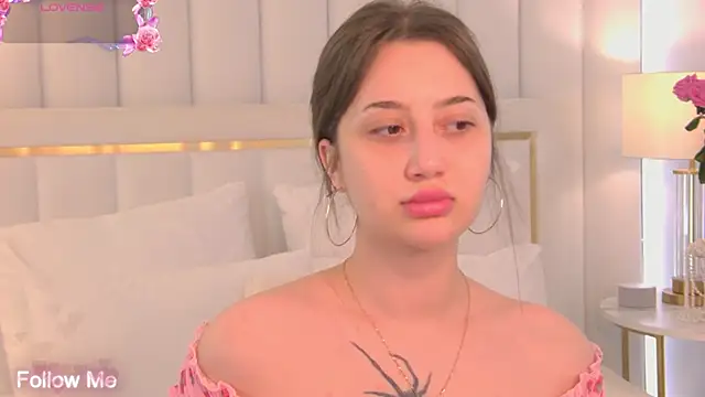 Snapshot of MaryReel chatting on 10-09-25, 09:29 MaryReel online show from 10-09-25, 09:29