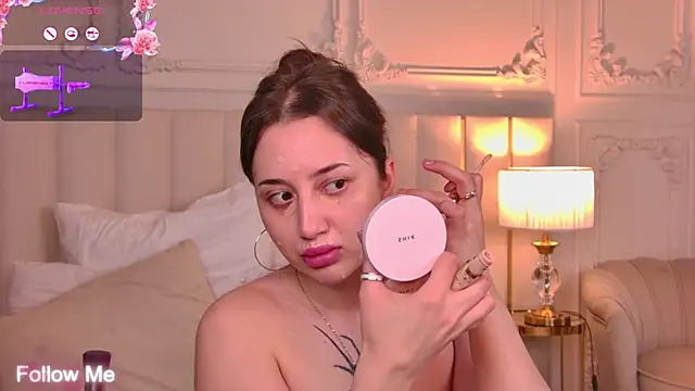 Snapshot of MaryReel chatting on 11-01-25, 09:11 MaryReel online show from 11-01-25, 09:11