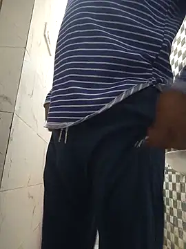 Snapshot of Shubuu__x chatting on 02-18-26, 10:55 Shubuu x online show from 02-18-26, 10:55