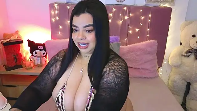 Snapshot of MiahJoness chatting on 05-04-26, 10:06 MiahJoness online show from 05-04-26, 10:06