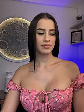 Snapshot of SarahhSmitth1 chatting on 02-24-25, 10:14 SarahhSmitth1 online show from 02-24-25, 10:14