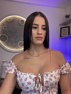 Snapshot of SarahhSmitth1 chatting on 03-01-25, 10:21 SarahhSmitth1 online show from 03-01-25, 10:21