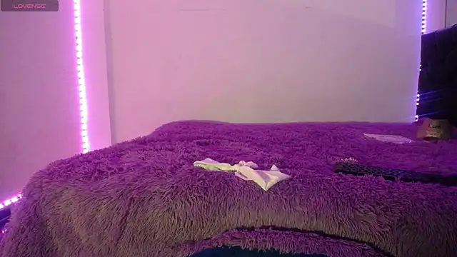 Laurenkenner  online show from 10-14-25, 06:42