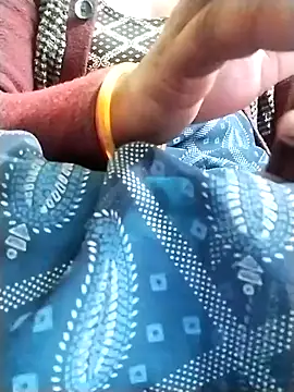 Snapshot of Cutkajal chatting on 01-06-25, 03:08 Cutkajal online show from 01-06-25, 03:08