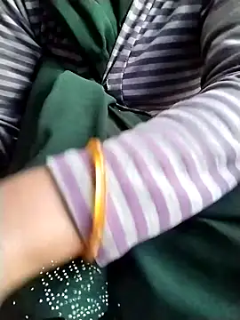 Snapshot of Cutkajal chatting on 01-17-25, 08:02 Cutkajal online show from 01-17-25, 08:02