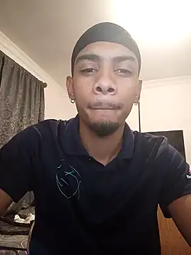 Snapshot of 29YOURZ_28_ chatting on 12-19-24, 06:01 29YOURZ 28 online show from 12-19-24, 06:01