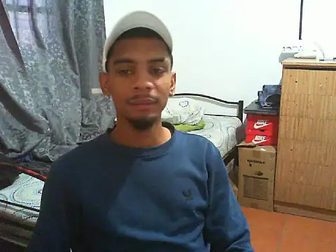 Snapshot of 29YOURZ_28_ chatting on 11-06-25, 09:54 29YOURZ 28 online show from 11-06-25, 09:54