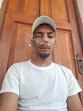 Snapshot of 29YOURZ_28_ chatting on 11-07-25, 10:04 29YOURZ 28 online show from 11-07-25, 10:04