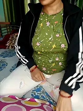 Snapshot of MUMTAJ-1 chatting on 01-07-25, 09:40 MUMTAJ-1 online show from 01-07-25, 09:40