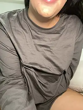 Snapshot of lilylush24 chatting on 03-19-25, 11:47 lilylush24 online show from 03-19-25, 11:47