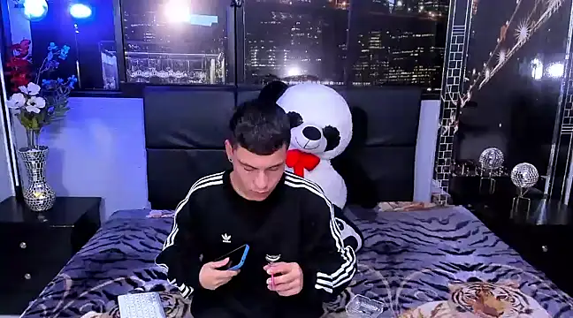 Snapshot of salvadorgomezx chatting on 12-13-24, 01:48 salvadorgomezx online show from 12-13-24, 01:48