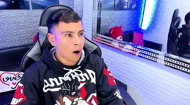 Snapshot of salvadorgomezx chatting on 12-19-24, 10:53 salvadorgomezx online show from 12-19-24, 10:53