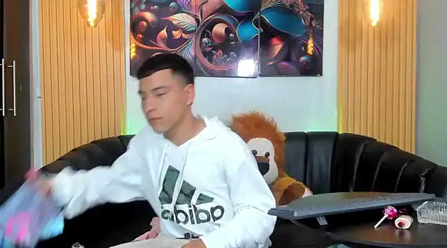 Snapshot of salvadorgomezx chatting on 12-21-24, 01:10 salvadorgomezx online show from 12-21-24, 01:10