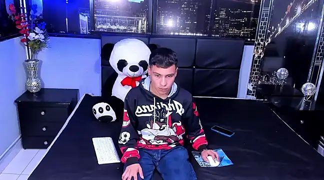 Snapshot of salvadorgomezx chatting on 12-24-24, 04:33 salvadorgomezx online show from 12-24-24, 04:33