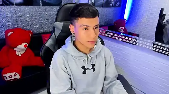 Snapshot of salvadorgomezx chatting on 12-25-24, 11:10 salvadorgomezx online show from 12-25-24, 11:10