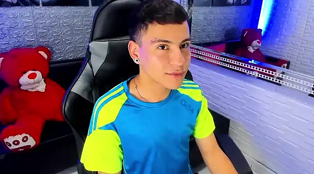 Snapshot of salvadorgomezx chatting on 12-27-24, 12:29 salvadorgomezx online show from 12-27-24, 12:29