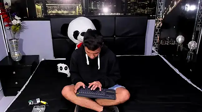 Snapshot of salvadorgomezx chatting on 12-27-24, 10:59 salvadorgomezx online show from 12-27-24, 10:59