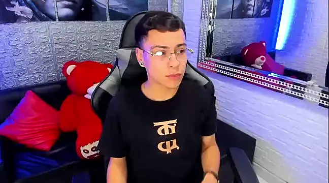 Snapshot of salvadorgomezx chatting on 01-09-25, 01:13 salvadorgomezx online show from 01-09-25, 01:13