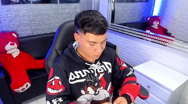 Snapshot of salvadorgomezx chatting on 02-05-25, 05:41 salvadorgomezx online show from 02-05-25, 05:41