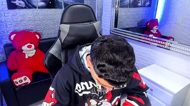 Snapshot of salvadorgomezx chatting on 02-05-25, 08:54 salvadorgomezx online show from 02-05-25, 08:54