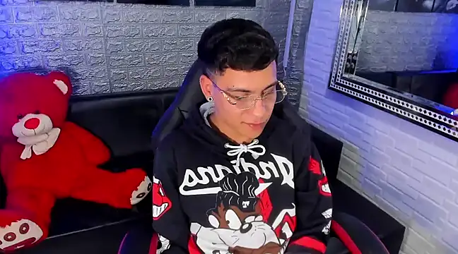 Snapshot of salvadorgomezx chatting on 02-07-25, 12:50 salvadorgomezx online show from 02-07-25, 12:50