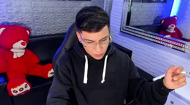 Snapshot of salvadorgomezx chatting on 02-09-25, 03:32 salvadorgomezx online show from 02-09-25, 03:32