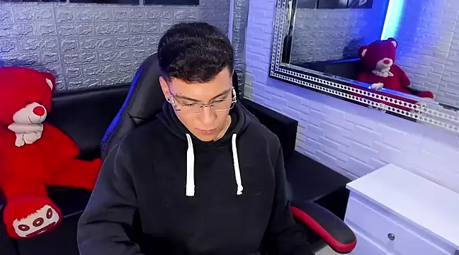 Snapshot of salvadorgomezx chatting on 02-09-25, 06:33 salvadorgomezx online show from 02-09-25, 06:33