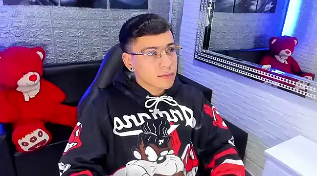 Snapshot of salvadorgomezx chatting on 02-11-25, 06:19 salvadorgomezx online show from 02-11-25, 06:19