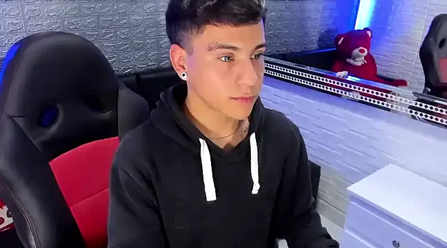 Snapshot of salvadorgomezx chatting on 02-12-25, 11:07 salvadorgomezx online show from 02-12-25, 11:07