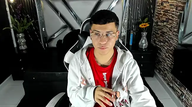 Snapshot of salvadorgomezx chatting on 02-13-25, 02:45 salvadorgomezx online show from 02-13-25, 02:45