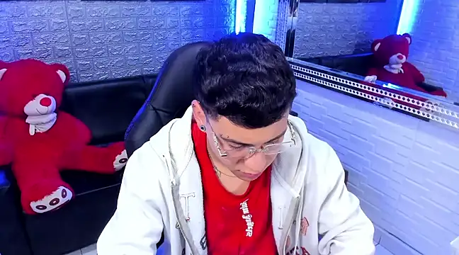 Snapshot of salvadorgomezx chatting on 02-13-25, 09:20 salvadorgomezx online show from 02-13-25, 09:20