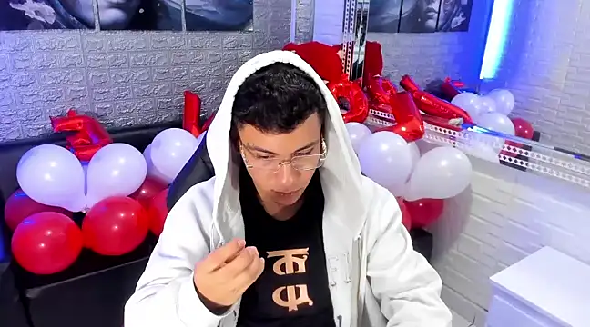 Snapshot of salvadorgomezx chatting on 02-14-25, 03:33 salvadorgomezx online show from 02-14-25, 03:33