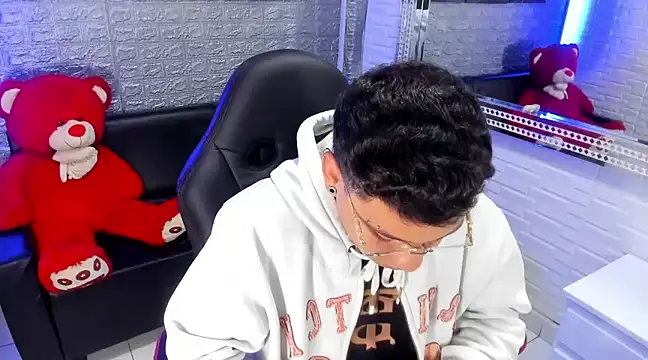 Snapshot of salvadorgomezx chatting on 02-14-25, 06:34 salvadorgomezx online show from 02-14-25, 06:34