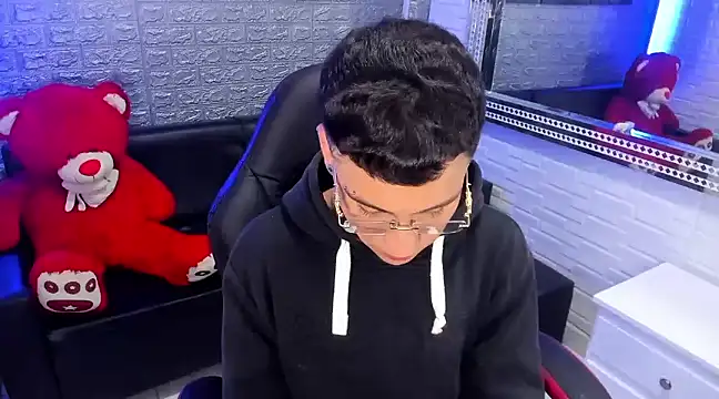 Snapshot of salvadorgomezx chatting on 02-18-25, 02:38 salvadorgomezx online show from 02-18-25, 02:38