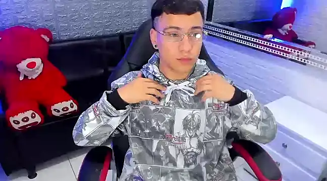 Snapshot of salvadorgomezx chatting on 02-19-25, 02:01 salvadorgomezx online show from 02-19-25, 02:01