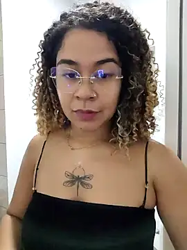 VitoriaFernandes online show from 02-19-26, 09:44