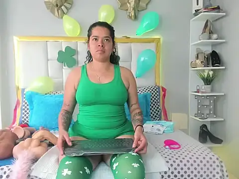 Snapshot of alexa-cooper- chatting on 03-17-26, 08:45 alexa-cooper- online show from 03-17-26, 08:45