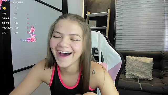 Snapshot of PaigeJayden chatting on 01-16-25, 08:36 PaigeJayden online show from 01-16-25, 08:36