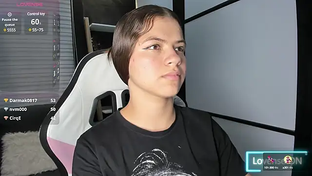 Snapshot of PaigeJayden chatting on 02-10-25, 07:38 PaigeJayden online show from 02-10-25, 07:38