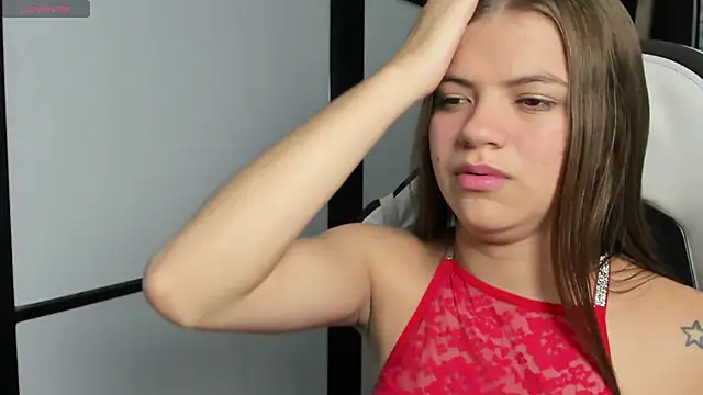 Snapshot of PaigeJayden chatting on 03-18-25, 08:26 PaigeJayden online show from 03-18-25, 08:26